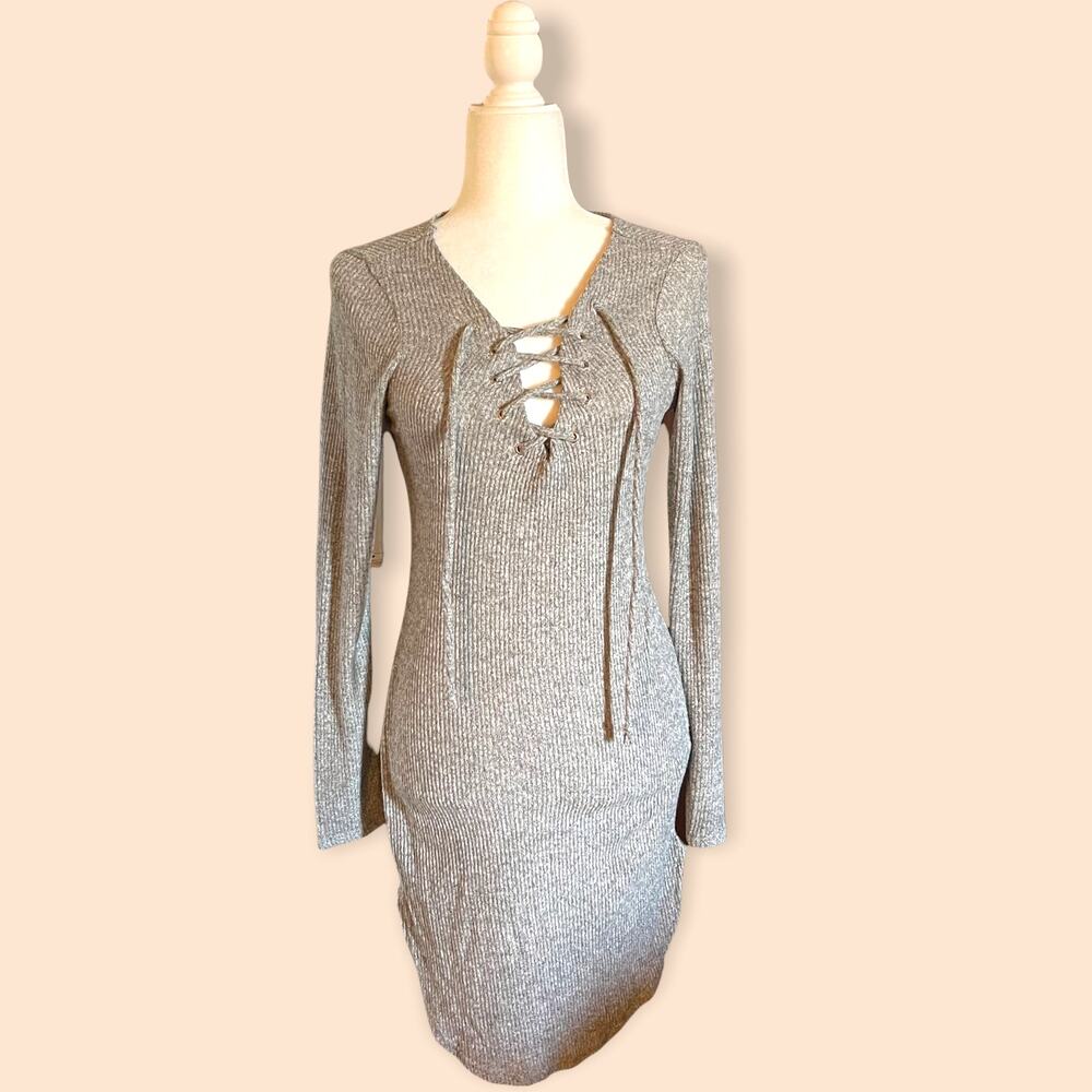 HEATHER GRAY LONG SLEEVE FITTED KNEE LENGTH DRESS W DRAWSTRING FRONT-GREAT FIT!